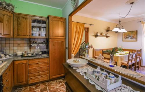кухня, Awesome Home In Sommocolonia in Барга