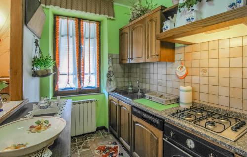 кухня, Awesome Home In Sommocolonia in Барга