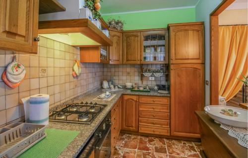 кухня, Awesome Home In Sommocolonia in Барга