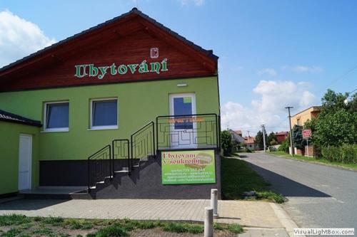 Viesnīcas āriene, zelený apartmán (zeleny apartman) in Lužice