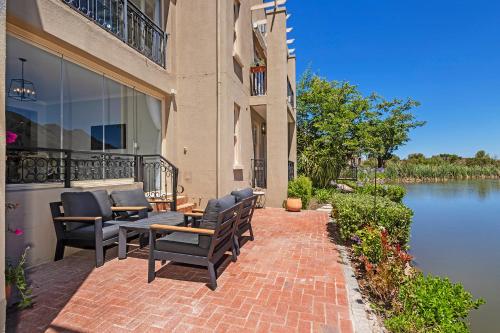 Book the One-Bedroom Villa One-Bedroom Villa