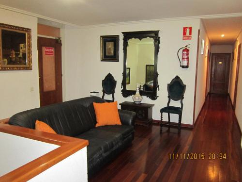 設施, 佩拉萊斯酒店 (Hotel Los Perales) in 普埃夫拉德薩納夫裡亞
