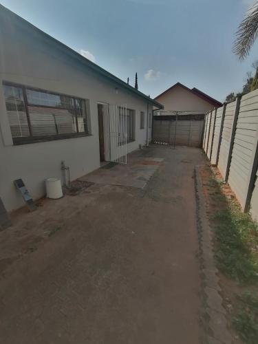 Five-Bedroom House image 10