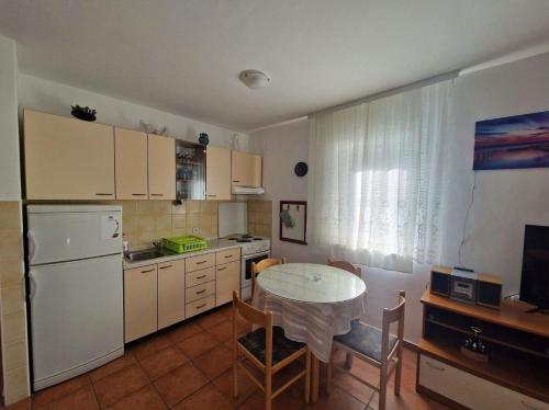 One-Bedroom Apartment image 10