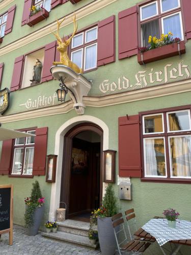 Goldner Hirsch 2
