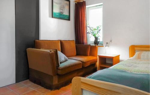 Amazing Apartment In Huta Gorna With Wifi in Помлєво