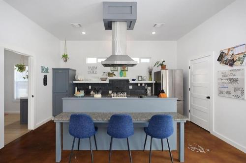 Charming Country Retreat Near Winery, and Brewery Charming Country Retreat Near Winery, and Brewery