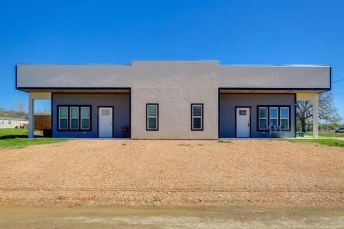 Charming Country Retreat Near Winery, and Brewery Charming Country Retreat Near Winery, and Brewery