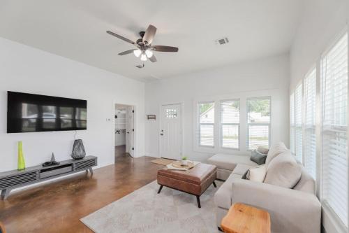 Country Retreat Near Downtown, Winery and Brewery Country Retreat Near Downtown, Winery and Brewery