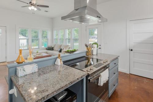 Country Retreat Near Downtown, Winery and Brewery Country Retreat Near Downtown, Winery and Brewery