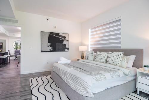 Stylish 2BR Miami Condo with Private Balcony Stylish 2BR Miami Condo with Private Balcony