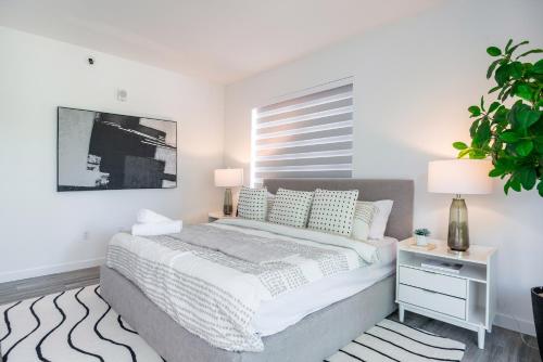 Stylish 2BR Miami Condo with Private Balcony Stylish 2BR Miami Condo with Private Balcony