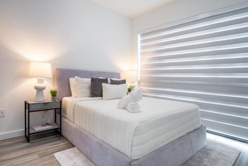 Stylish 2BR Miami Condo with Private Balcony Stylish 2BR Miami Condo with Private Balcony