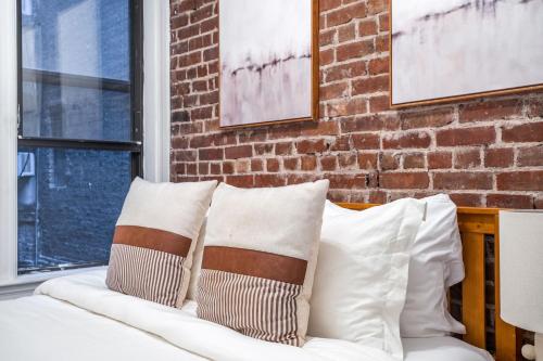 Sophisticated 2BD Apartment on Barrow Street, Greenwich Village in New York, USA