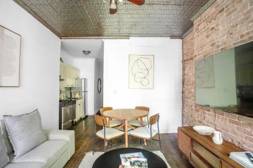 Sophisticated 2BD Apartment on Barrow Street, Greenwich Village in New York, USA