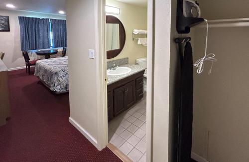 Studio 6 Suites Santa Ana, CA – Santa Ana, CA