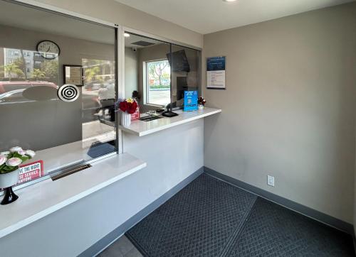 Studio 6 Suites Santa Ana, CA – Santa Ana, CA