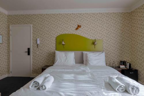 Double Room image 8