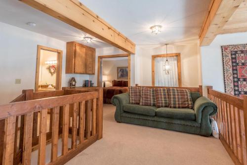 Sage Road Duplex Beautiful Views in Warm Springs - image 11