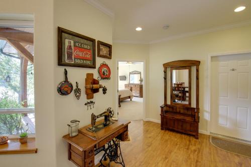 Clark Fork Riverfront Home w/ Dock! in 湯普森瀑布