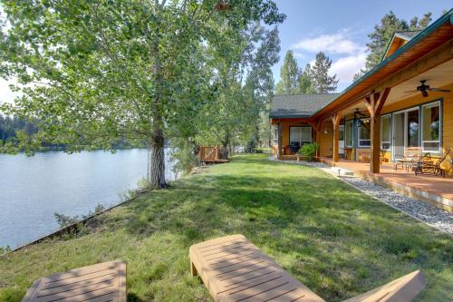 Clark Fork Riverfront Home w/ Dock! in 湯普森瀑布