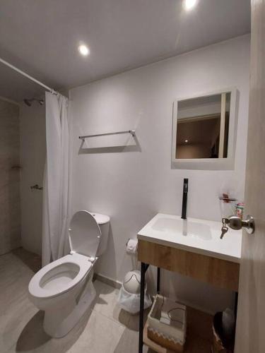 Apartamento amplio y moderno, Medellín (fotografie 2)