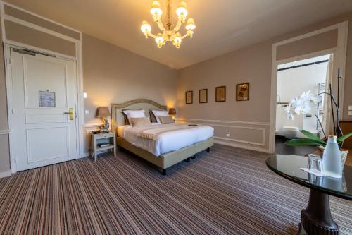 room detail thumbnail 0