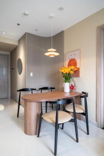 Two-Bedroom Apartment with Balcony image 8