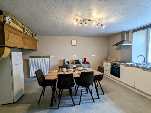 Campagne, confort moderne : Grand appartement renove pour 8 pers. avec terrasse et jardin spacieux - in Louppy-sur-Loison