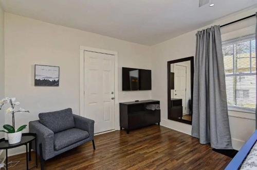 Charming 1BR Townhome mins to Downtown in Charlotte, USA