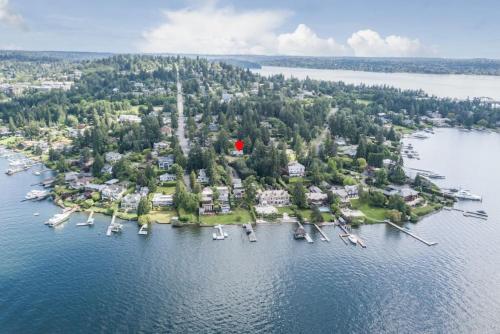 Private park in a cozy home next to I-90 huge yard