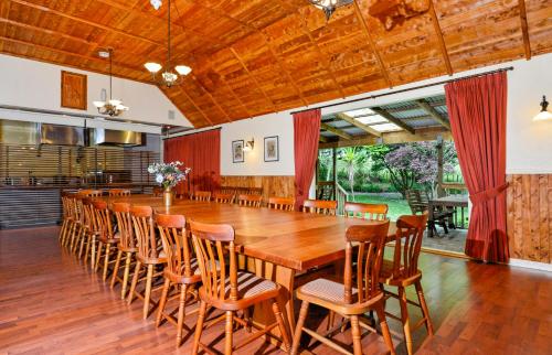 Krogs/atpūtas telpa, The Vineyard Cottages – Kumeu in Waimauku