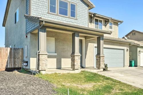 New Family Home with Patio & Yard! New Family Home with Patio & Yard!