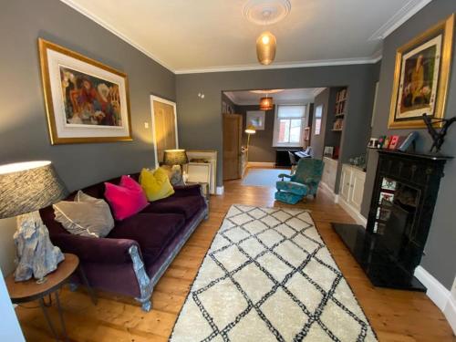 Large 4 Bedroom Family home in centre Winchester gîte à louer Weeke