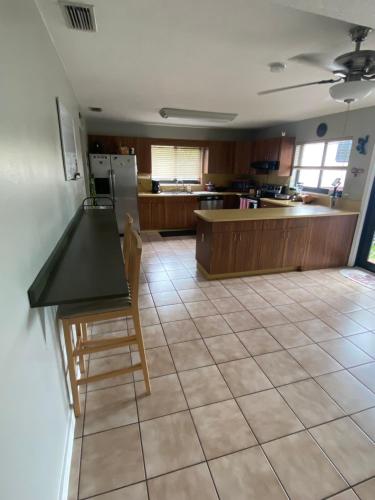Kitchen, Spanish Style House - Free Parking in Kendall