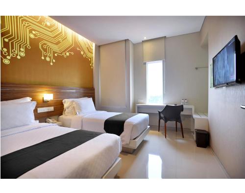 Guestroom, The Life Hotels City Center near Turi Market