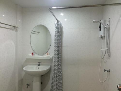 Double DD House at MRT Sutthisarn, Bangkok (fotografie 10)