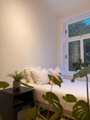 Central & Modern 2BR Apt, 4min Subway to Oslo City, Oslo
