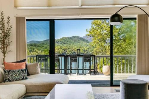 Lakeside Serenity with mtn views, Lake Lure