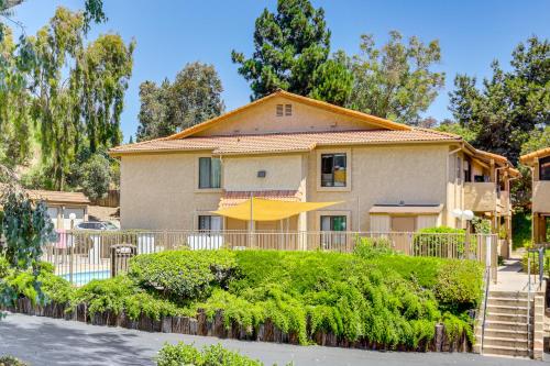 Oceanside Condo with Pool and Hot Tub Access! in Oceanside, USA
