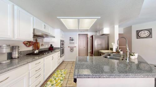 Family Oasis Ranch 3BR Pool Near Mystic Falls, Las Vegas (photo 2)
