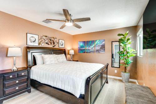 Roomy Tucson Home with Hot Tub and Pickleball Court! near คาสิโน เดล โซล