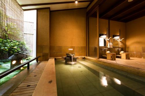 Hot spring bath, Rurikoh in Kaga