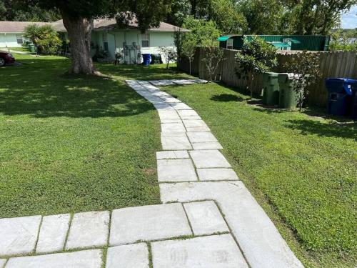 1Bed 1Bath Container Home Centrally Located in Cypress Gardens, USA