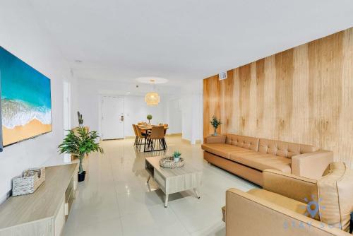 Beautiful 2 Br Apartment Amazing Pool in Miami Beach, USA