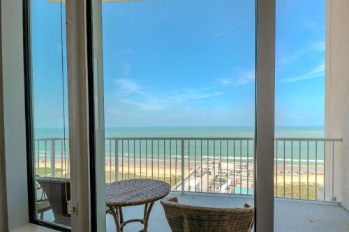 Beachfront 3 Bedroom Condo - main image