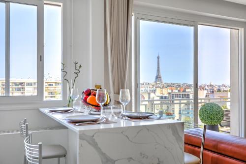 101 Penthouse Royal à Paris avec Vue Imprenable sur la Tour Eiffel, París