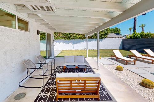 Cactus Cove Retreat in Palm Springs, USA