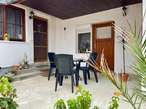 Terraza/balcón, Júlia Apartmanház Harkány (Julia Apartmanhaz Harkany) in Harkany