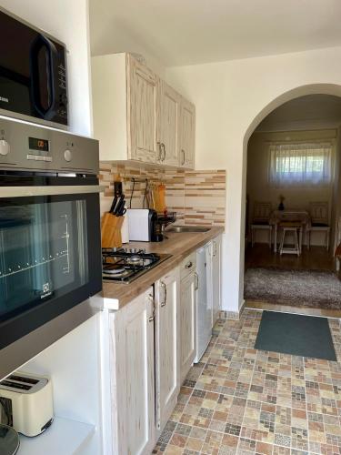 Cocina, Júlia Apartmanház Harkány (Julia Apartmanhaz Harkany) in Harkany